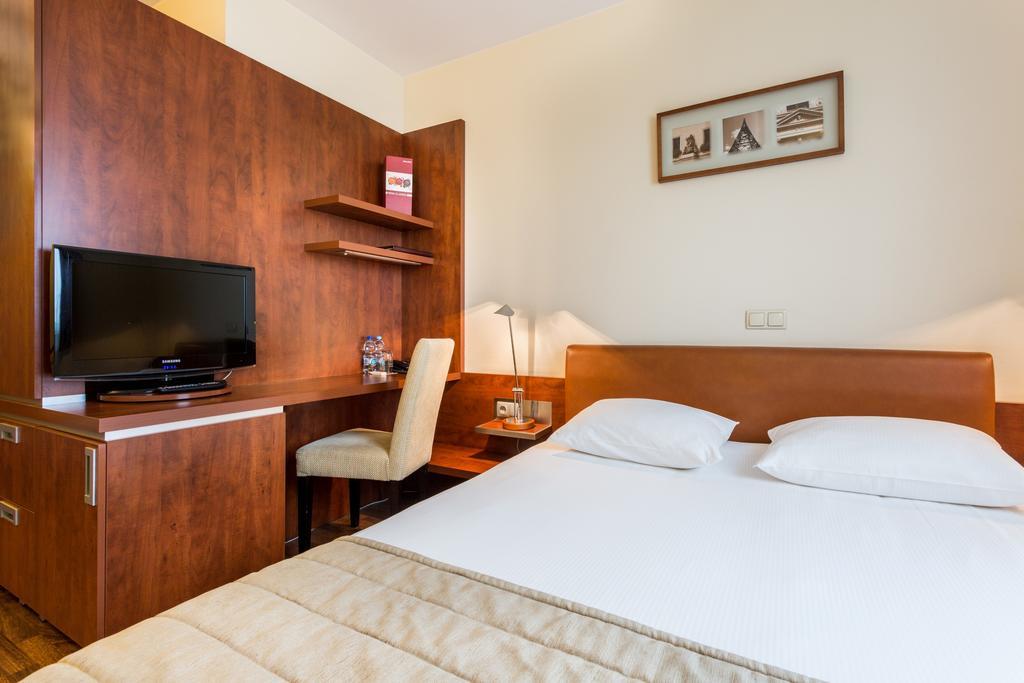 Qubus Hotel 3*