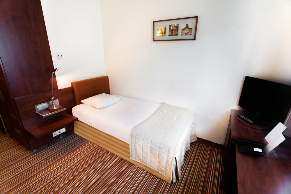 Hotel Qubus 3*